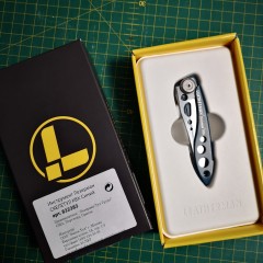 Нож LEATHERMAN SKELETOOL KBX DENIM 832383