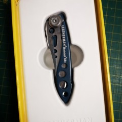 Нож LEATHERMAN SKELETOOL KBX DENIM 832383