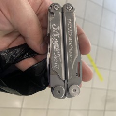 Мультитул LEATHERMAN WAVE PLUS 832551 с кожаным чехлом