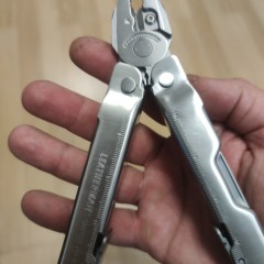 Мультитул LEATHERMAN SUPER TOOL 300 831183 с кожаным чехлом