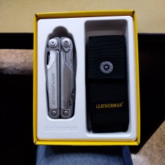 Мультитул LEATHERMAN SURGE 830165 с нейлоновым чехлом