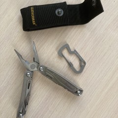 Мультитул LEATHERMAN SIDEKICK 831439 с нейлоновым чехлом CARABINER